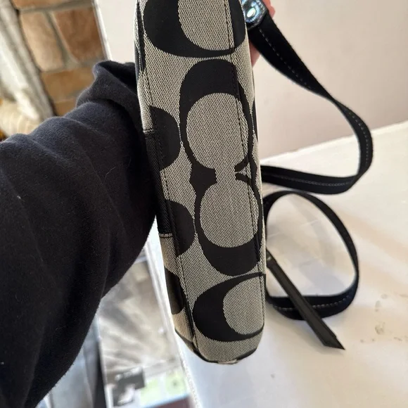 Vintage Coach Black and Gray Shoulder Bag - Picture 8 of 11